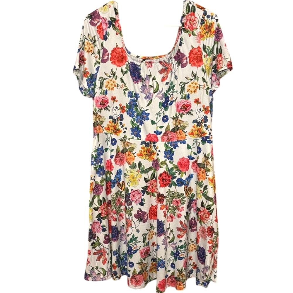 Women’s Plus Size 2XL White Multicolor Floral Fit Flare Dress Short Sleeve